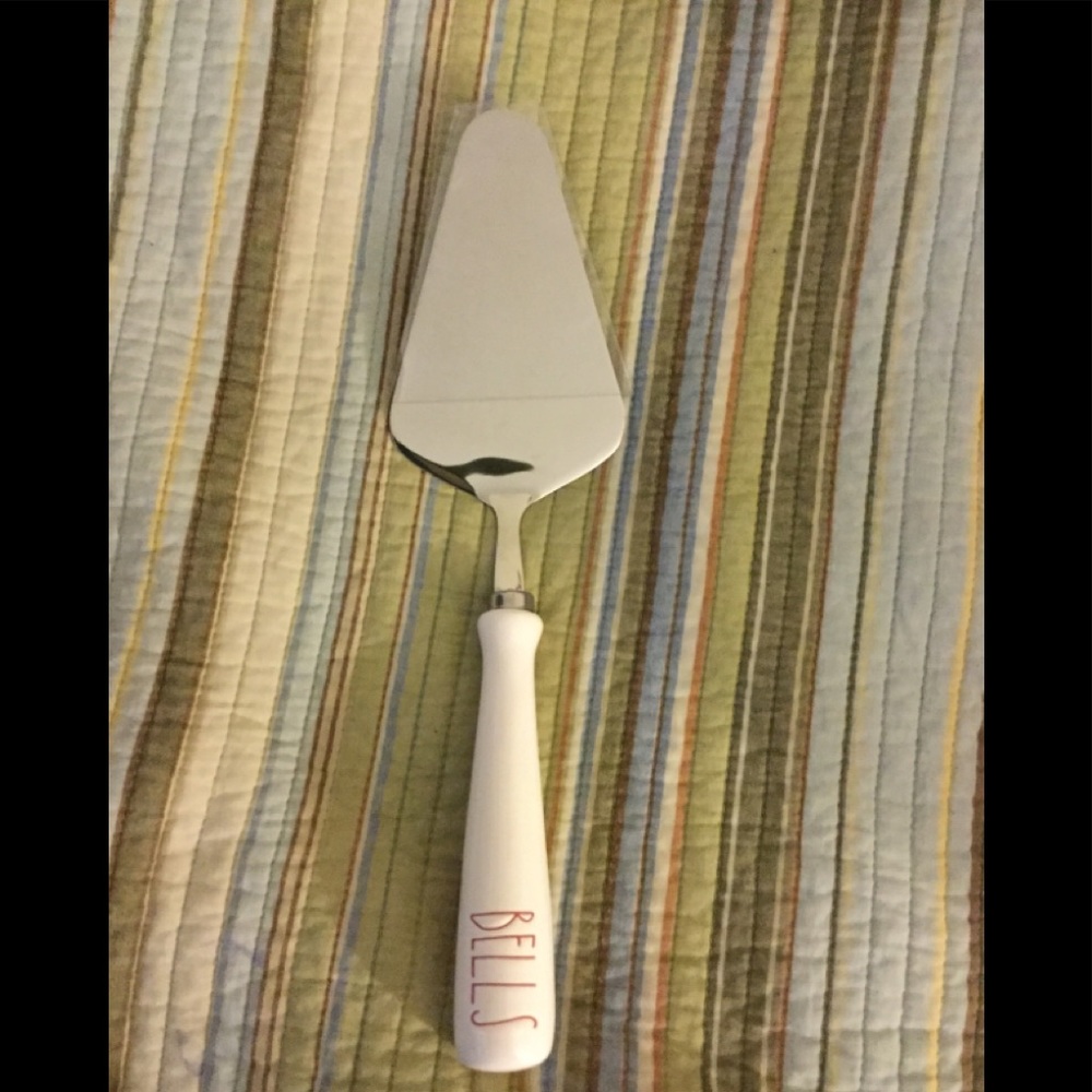 Rae Dunn pie spatula “Bells”